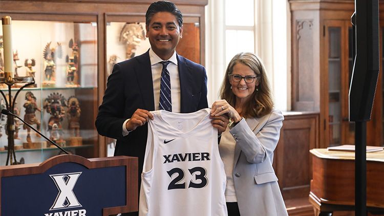 Cincinnati Mayor Aftab Pureval received a Xavier basketball jersey from Xavier University President Colleen Hanycz during an on-campus press conference on Wednesday.